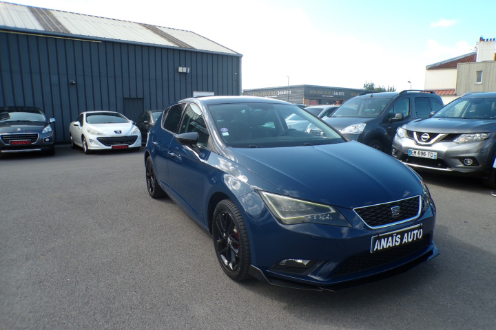 SEAT LEON