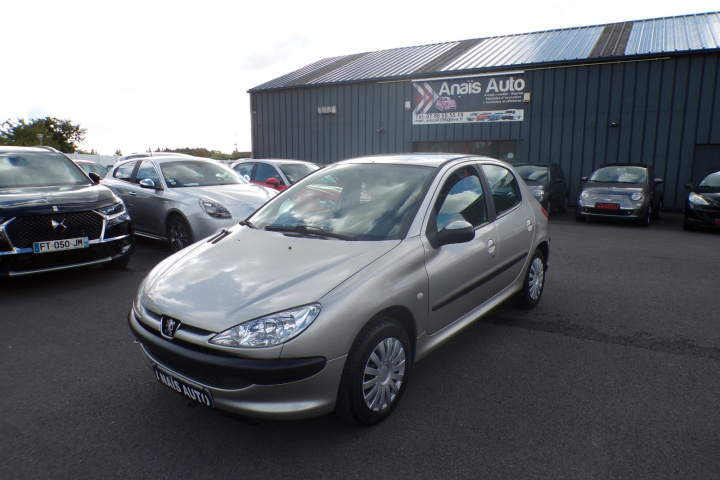 PEUGEOT 206